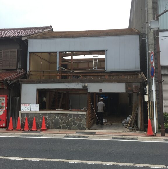 【街中の事務所解体】京丹後市峰山町。