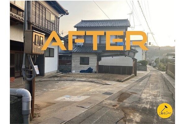 【お昼の掲示板🏝️】
駐車スペース確保のために敷地整備工事です。
「スッキリ！」
#伐採 #整地 #土木 
#工務店リノベ 
ブランド強化中！
#upcycletango
施工事例は、ホームページ内「解体情報」よりご覧ください。
@ie.kohigasi 
フォローはお気軽に🤲
